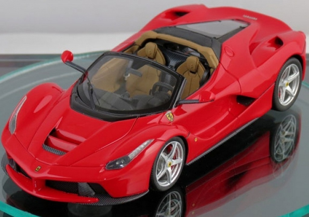 FERRARI LaFERRARI SPIDER APRESENTADO EM MINIATURA, foto 1