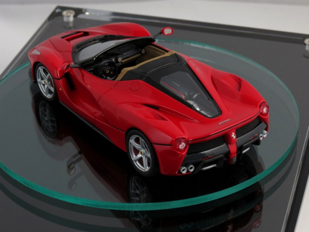 FERRARI LaFERRARI SPIDER APRESENTADO EM MINIATURA, foto 2