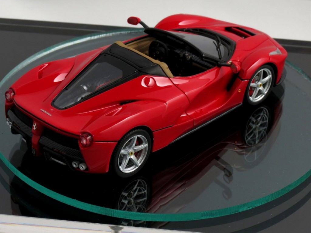 FERRARI LaFERRARI SPIDER APRESENTADO EM MINIATURA, foto 3