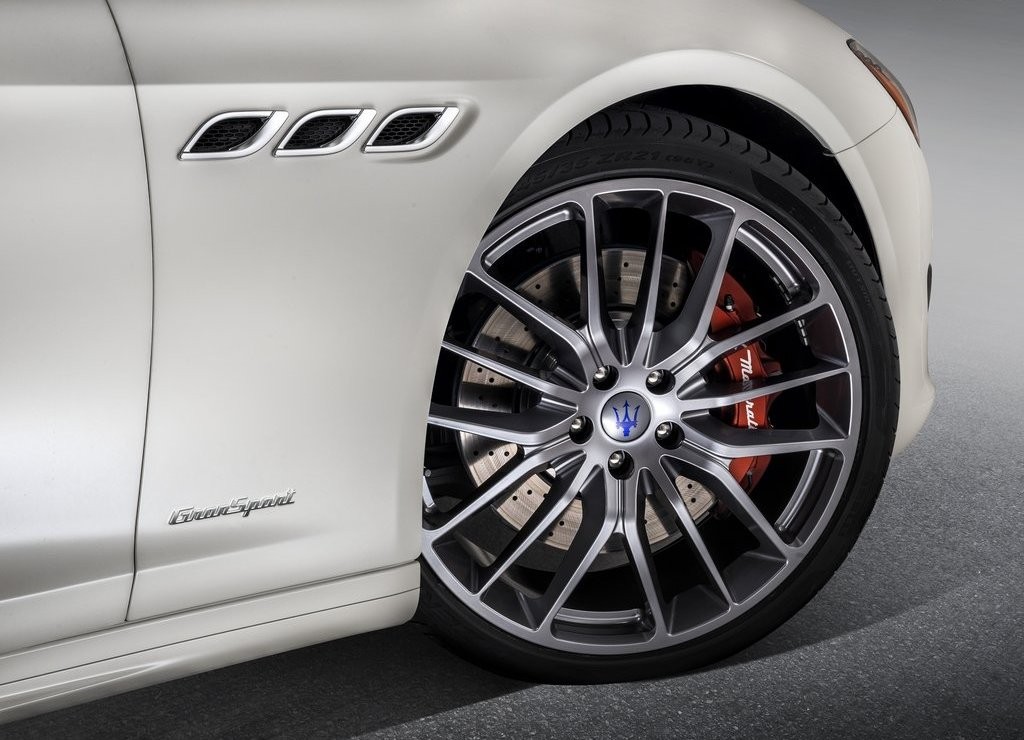 MASERATI QUATTROPORTE RECEBE UMA PEQUENA ATUALIZAÇÃO, foto 11