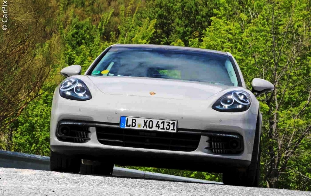 NOVO PORSCHE PANAMERA SURGE QUASE SEM CAMUFLAGEM, foto 1