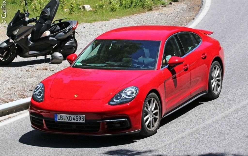 NOVO PORSCHE PANAMERA SURGE QUASE SEM CAMUFLAGEM, foto 6