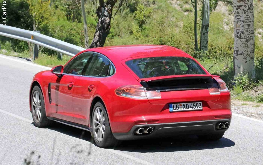 NOVO PORSCHE PANAMERA SURGE QUASE SEM CAMUFLAGEM, foto 11