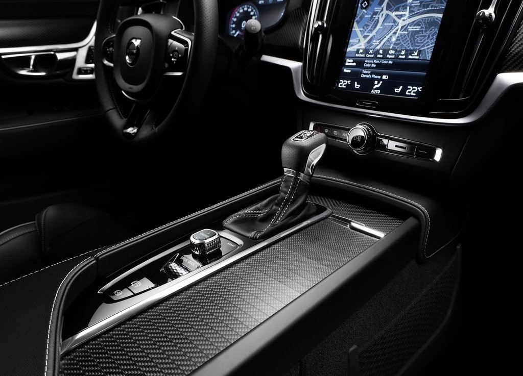 VOLVO S90 E V90 RECEBEM O PACOTE ESPORTIVO R-DESIGN, foto 26