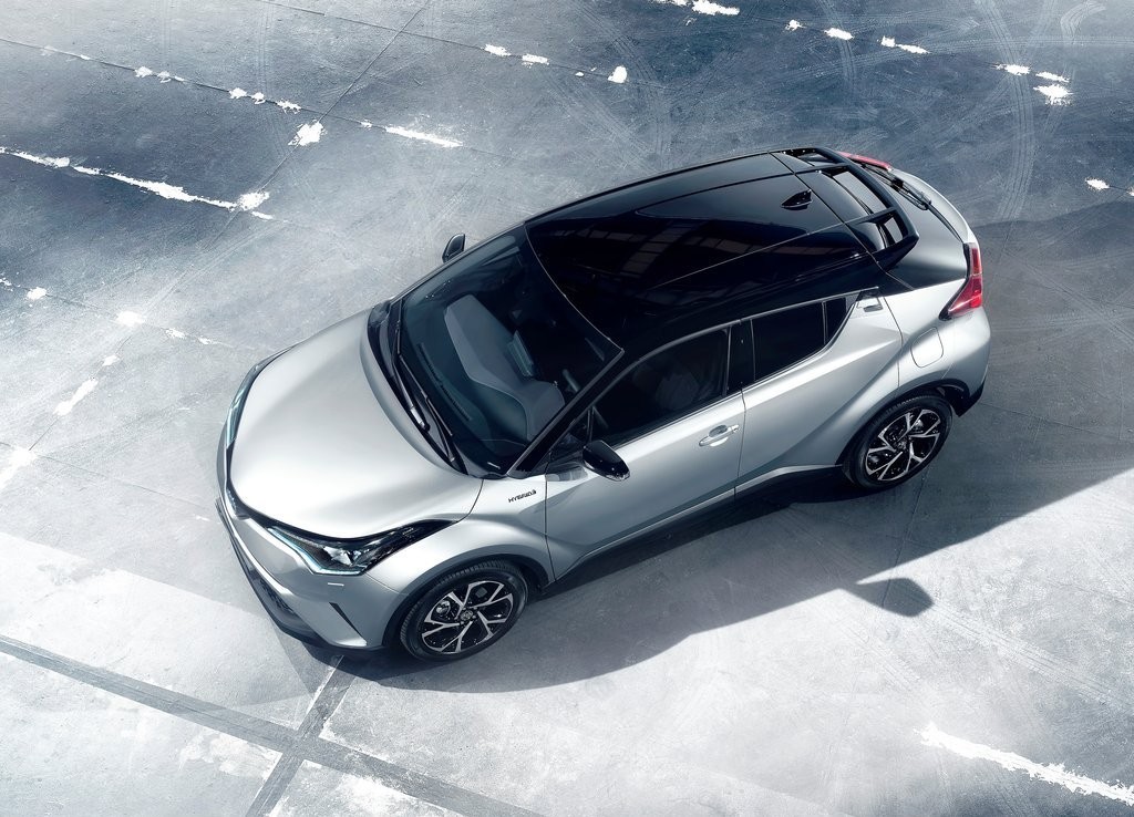 TOYOTA C-HR REVELA SEUS DETALHES DO INTERIOR E MAIS IMAGENS DO EXTERIOR, foto 4