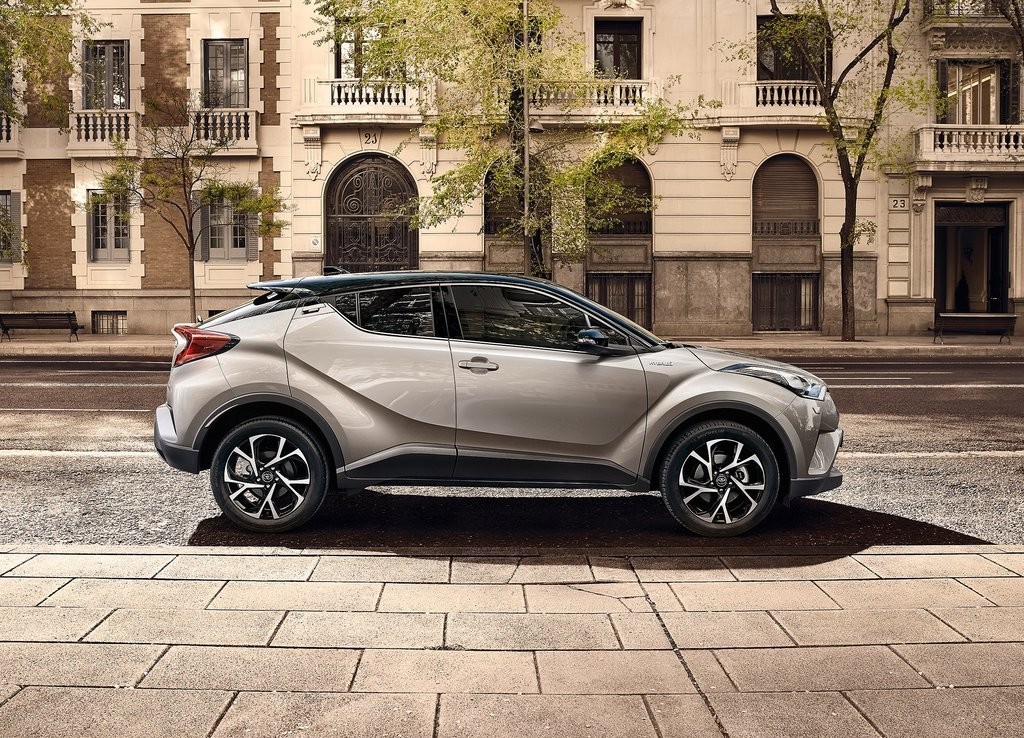 TOYOTA C-HR REVELA SEUS DETALHES DO INTERIOR E MAIS IMAGENS DO EXTERIOR, foto 9