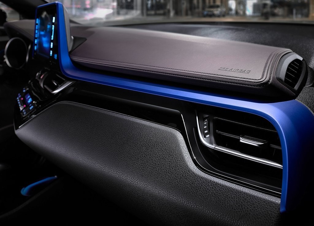 TOYOTA C-HR REVELA SEUS DETALHES DO INTERIOR E MAIS IMAGENS DO EXTERIOR, foto 22