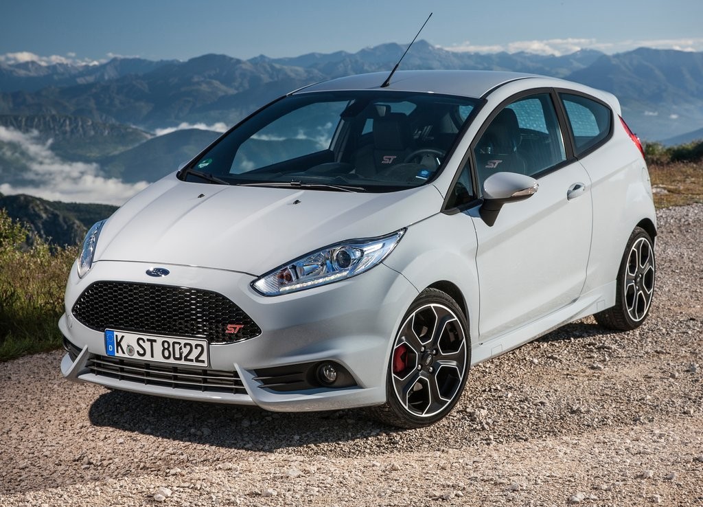 FORD FIESTA ST200: SURGEM NOVAS IMAGENS DO FIESTA MAIS POTENTE JÁ FABRICADO, foto 2