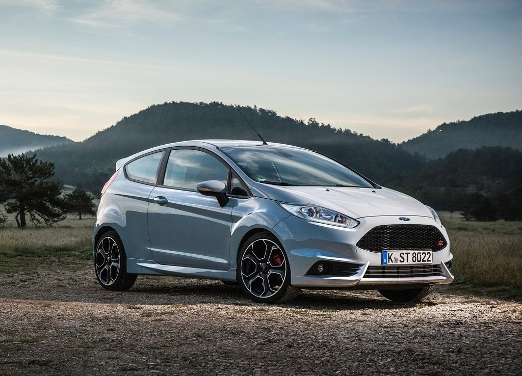 FORD FIESTA ST200: SURGEM NOVAS IMAGENS DO FIESTA MAIS POTENTE JÁ FABRICADO, foto 3