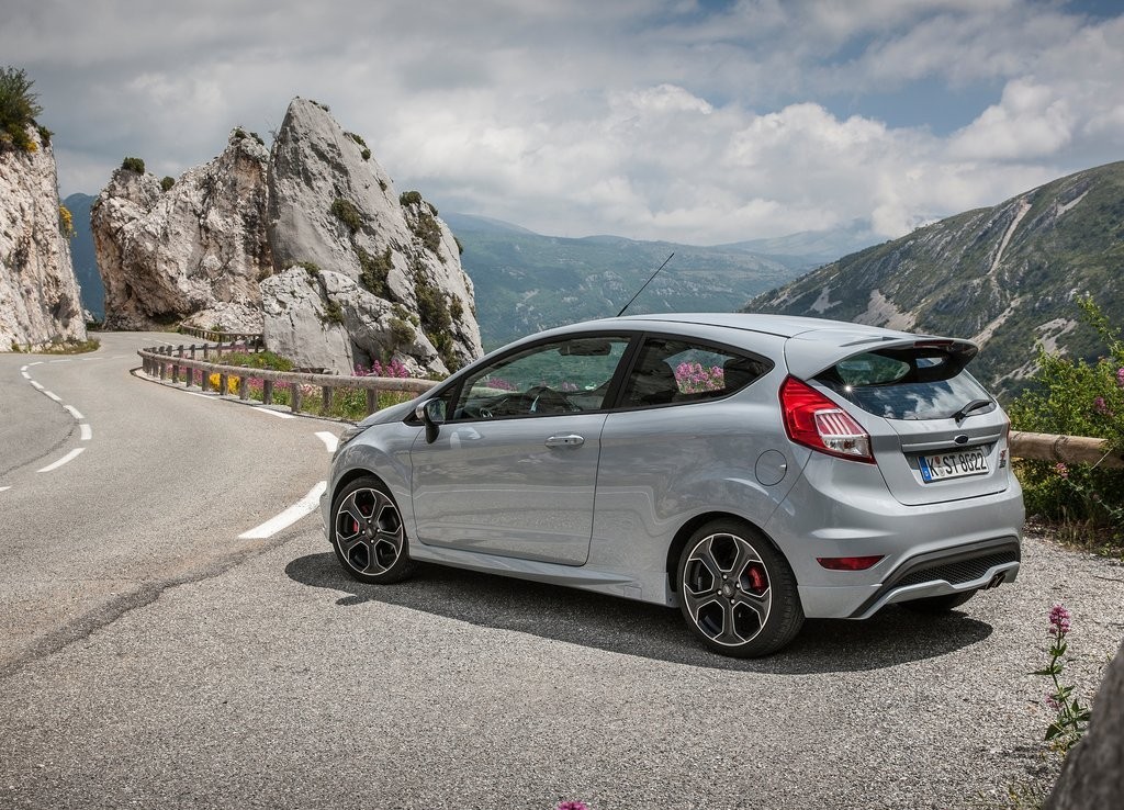 FORD FIESTA ST200: SURGEM NOVAS IMAGENS DO FIESTA MAIS POTENTE JÁ FABRICADO, foto 16