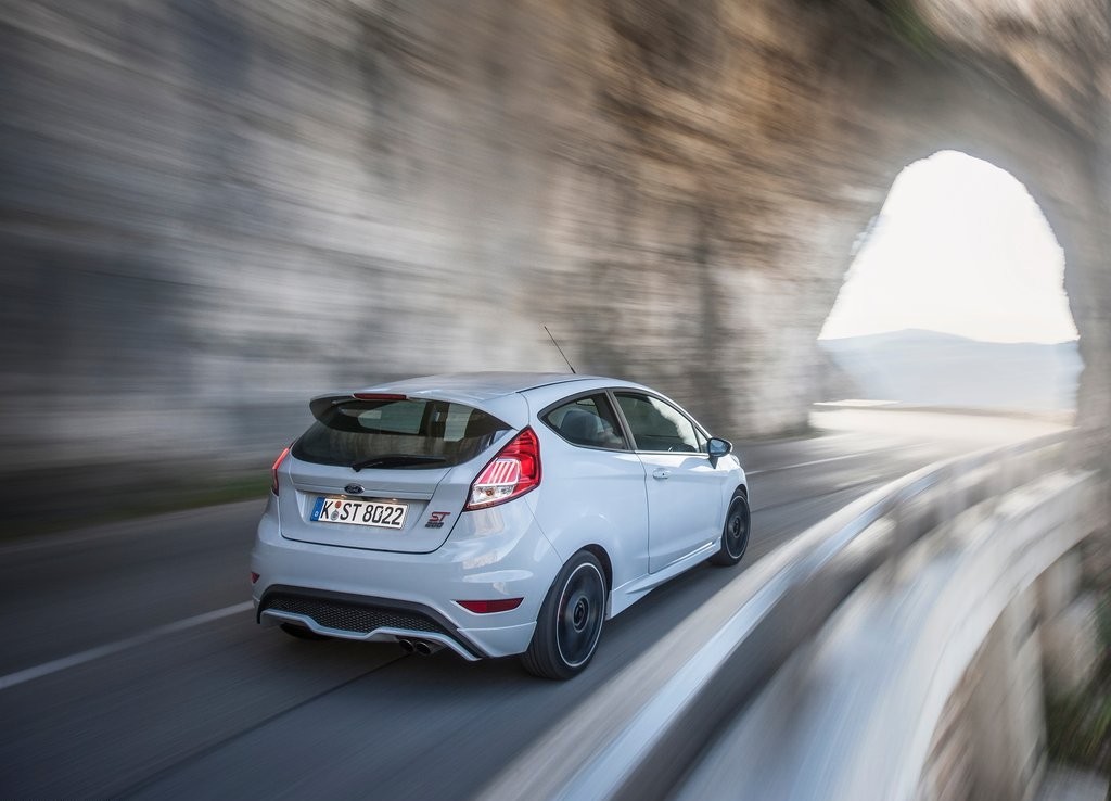 FORD FIESTA ST200: SURGEM NOVAS IMAGENS DO FIESTA MAIS POTENTE JÁ FABRICADO, foto 19