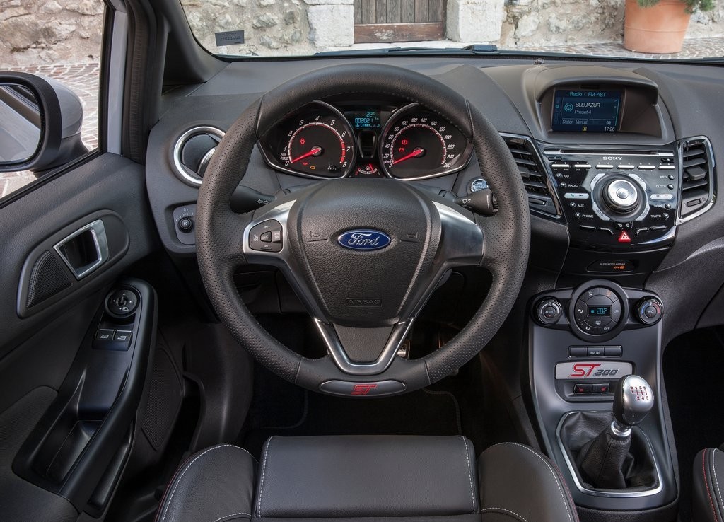FORD FIESTA ST200: SURGEM NOVAS IMAGENS DO FIESTA MAIS POTENTE JÁ FABRICADO, foto 25