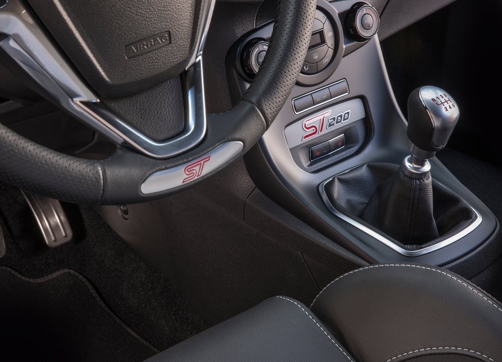 FORD FIESTA ST200: SURGEM NOVAS IMAGENS DO FIESTA MAIS POTENTE JÁ FABRICADO, foto 31