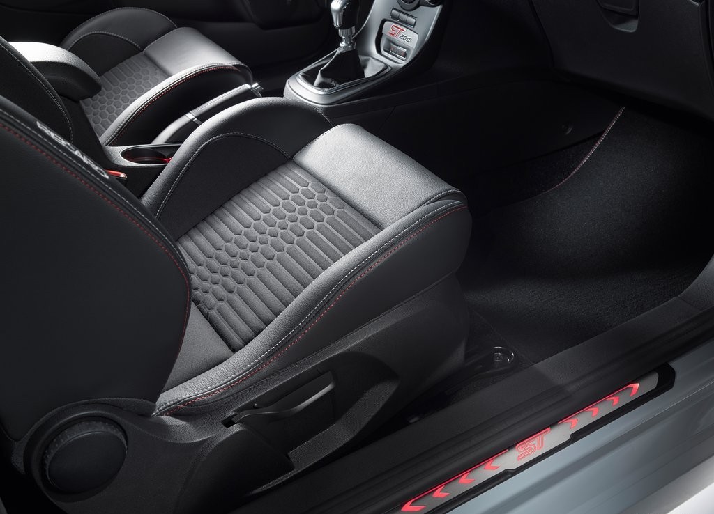 FORD FIESTA ST200: SURGEM NOVAS IMAGENS DO FIESTA MAIS POTENTE JÁ FABRICADO, foto 33