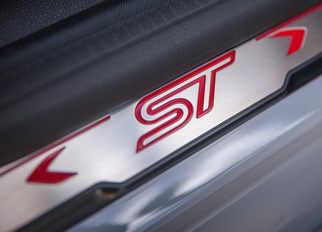 FORD FIESTA ST200: SURGEM NOVAS IMAGENS DO FIESTA MAIS POTENTE JÁ FABRICADO, foto 37