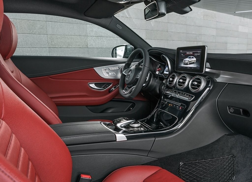 NOVO MERCEDES-BENZ C 250 COUPE SPORT CHEGA AO BRASIL COM DESIGN SOFISTICADO E ESPORTIVO, foto 8