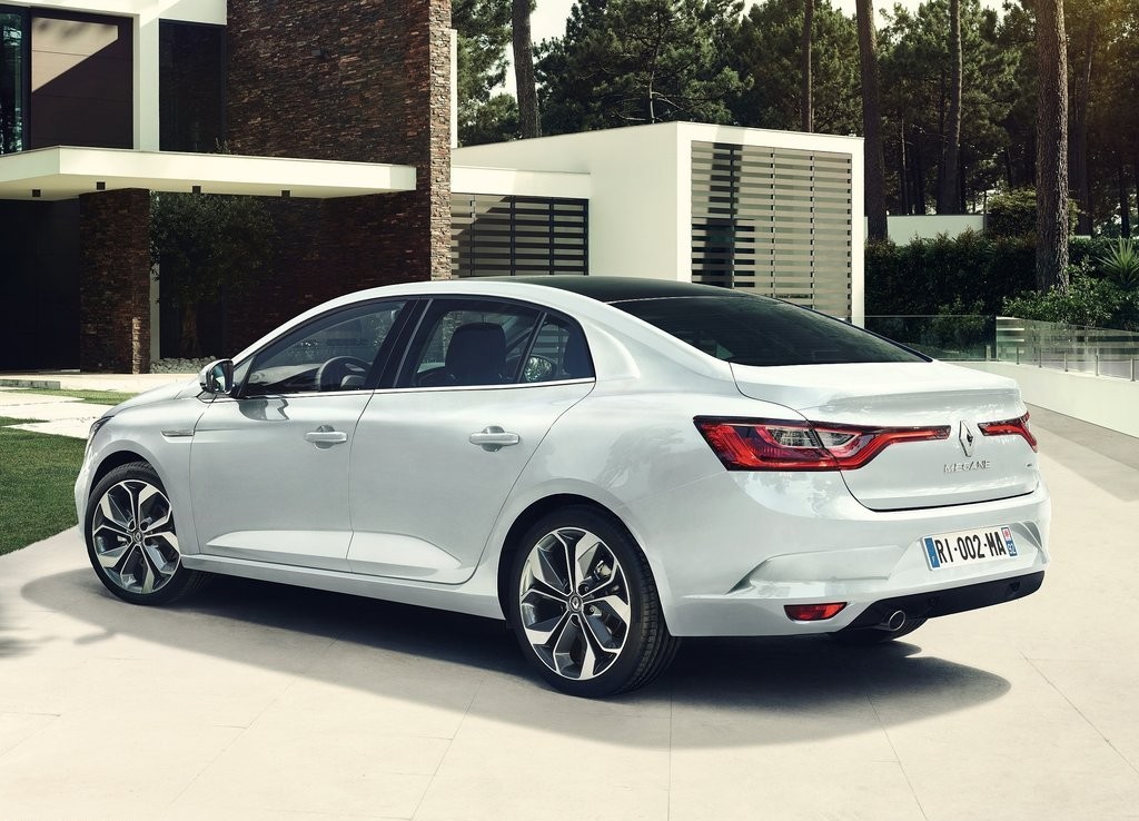 ESTE É O RENAULT MÉGANE SEDAN, O IRMÃO MENOR DO TALISMAN, foto 5