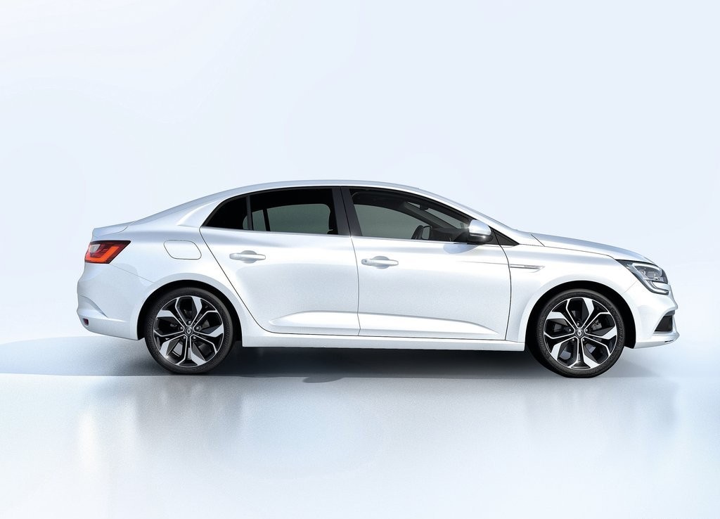 ESTE É O RENAULT MÉGANE SEDAN, O IRMÃO MENOR DO TALISMAN, foto 11