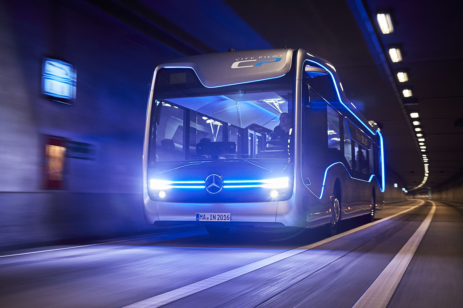 AVANT-PREMIÈRE MUNDIAL - DAIMLER BUSES APRESENTA ÔNIBUS URBANO DE CONDUÇÃO AUTÔNOMA DO FUTURO, foto 1
