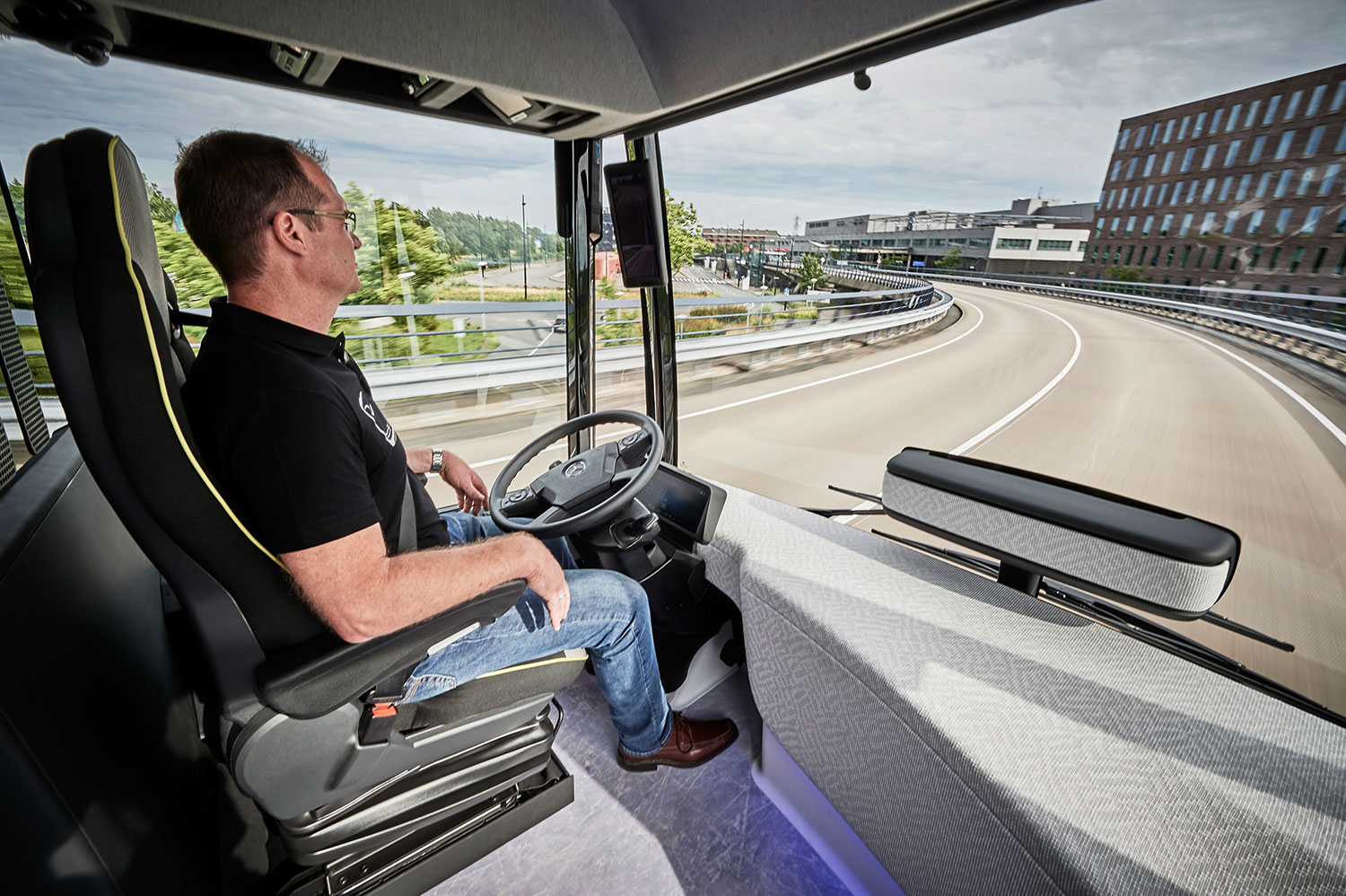 AVANT-PREMIÈRE MUNDIAL - DAIMLER BUSES APRESENTA ÔNIBUS URBANO DE CONDUÇÃO AUTÔNOMA DO FUTURO, foto 3