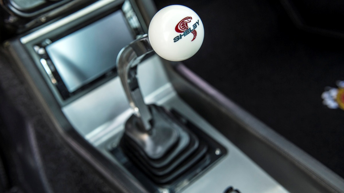 UMA RESTAURAÇÃO ESPETACULAR DE UM FORD MUSTANG SHELBY GT500CR DE 1967, foto 13
