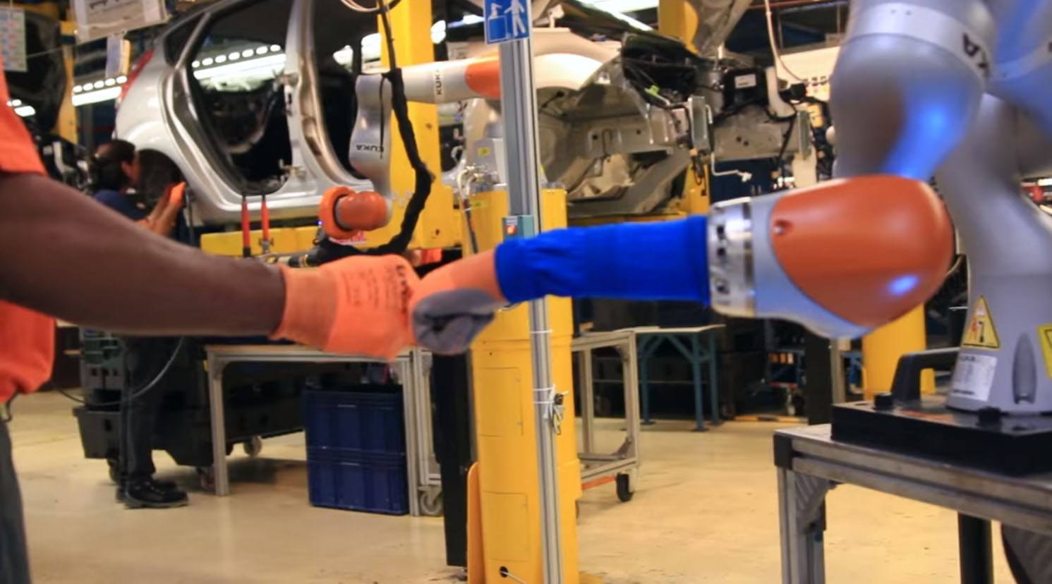 FORD EUROPA TESTA ROBÔS COLABORATIVOS PREPARANDO-SE PARA A QUARTA REVOLUÇÃO INDUSTRIAL, foto 1