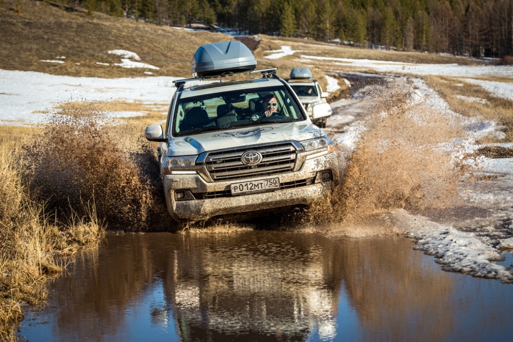 DOIS TOYOTAS LAND CRUISER ‘ESCALAM’ O EVEREST, foto 1