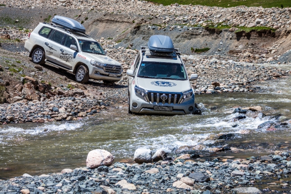 DOIS TOYOTAS LAND CRUISER ‘ESCALAM’ O EVEREST, foto 4