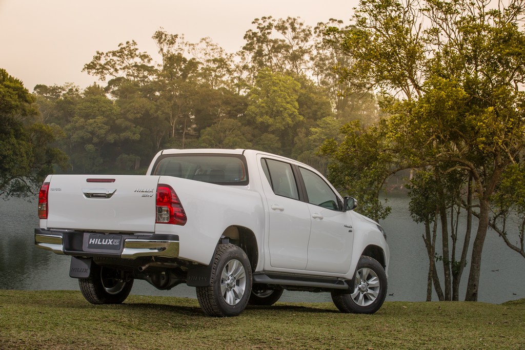TOYOTA LANÇA NOVA GERAÇÃO DA HILUX E SW4 COM MOTOR DUAL VVT-i FLEX E DESIGN APRIMORADO, foto 2
