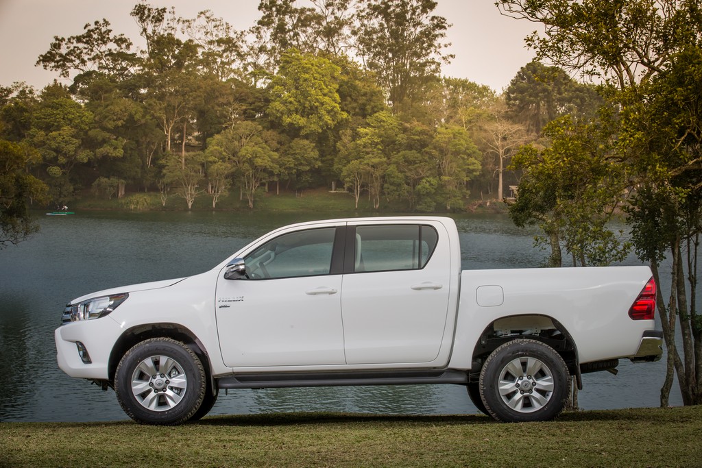TOYOTA LANÇA NOVA GERAÇÃO DA HILUX E SW4 COM MOTOR DUAL VVT-i FLEX E DESIGN APRIMORADO, foto 9