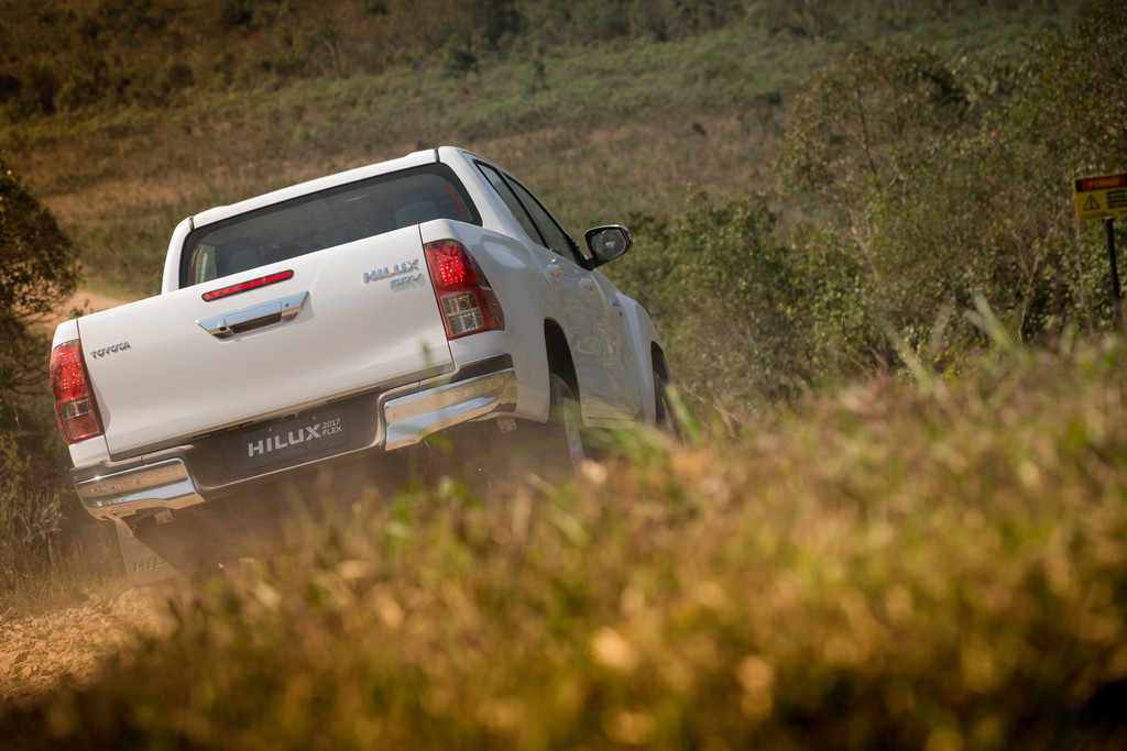 TOYOTA LANÇA NOVA GERAÇÃO DA HILUX E SW4 COM MOTOR DUAL VVT-i FLEX E DESIGN APRIMORADO, foto 14