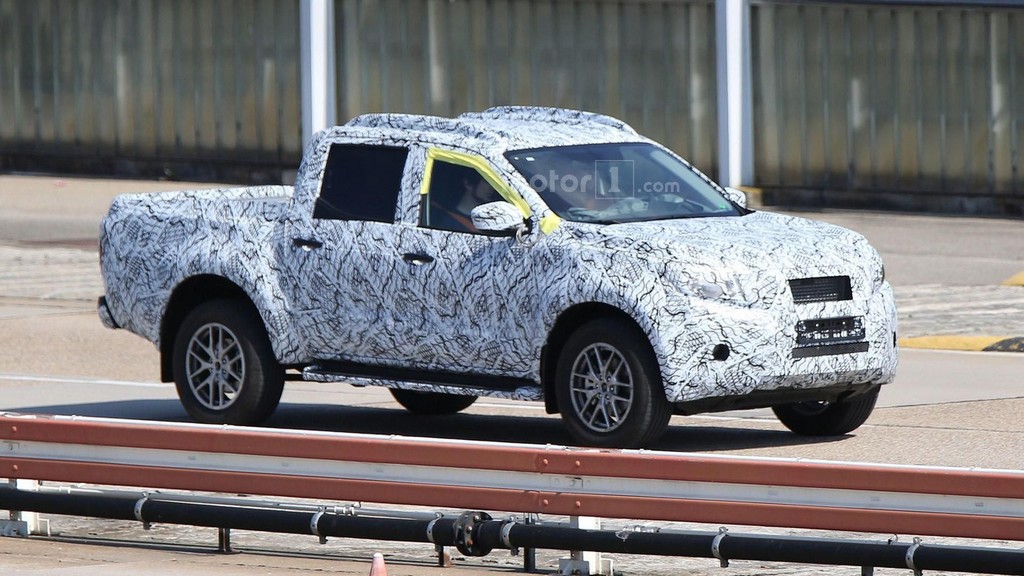 SURGEM IMAGENS DA PICK-UP DA MERCEDES-BENZ EM TESTES, foto 1