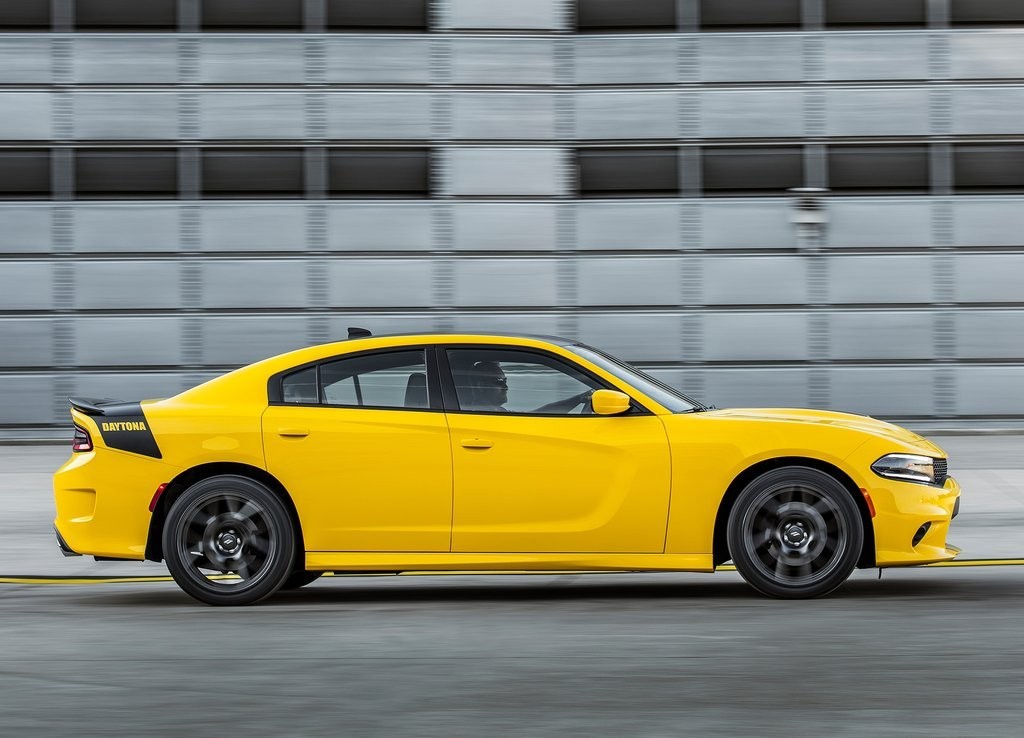 DODGE CHARGER DAYTONA E DAYTONA 392: UM TRIBUTO AOS CLÁSSICOS DA MARCA DE MICHIGAN, foto 3