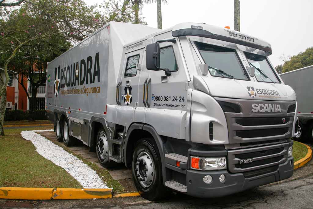 SCANIA VENDE CAMINHÕES BLINDADOS PARA A ESQUADRA, foto 3