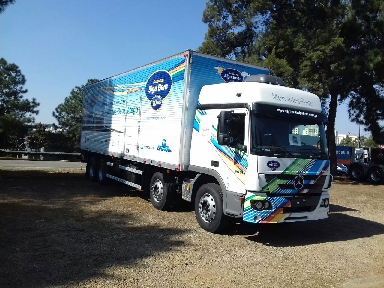 CAMINHÕES MERCEDES-BENZ RETORNAM ÀS ESTRADAS PARA RODAR 30.000 QUILÔMETROS EM CARAVANA PELO PAÍS, foto 1