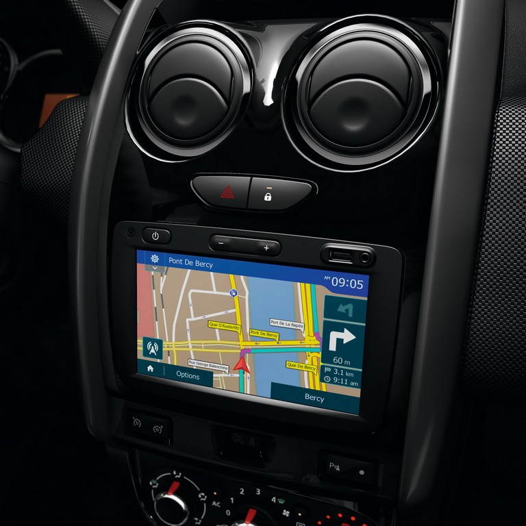 DACIA DUSTER BLACK TOUCH SURGE NA FRANÇA COM UM TOQUE DE ELEGÂNCIA E ESPORTIVIDADE, foto 4