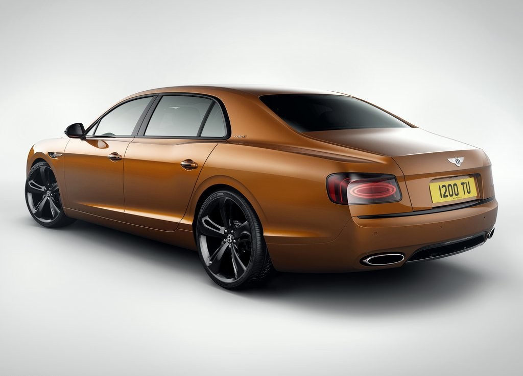 NOVO BENTLEY FLYING SPUR W12 S ALCANÇA OS 325 KM/H, foto 5