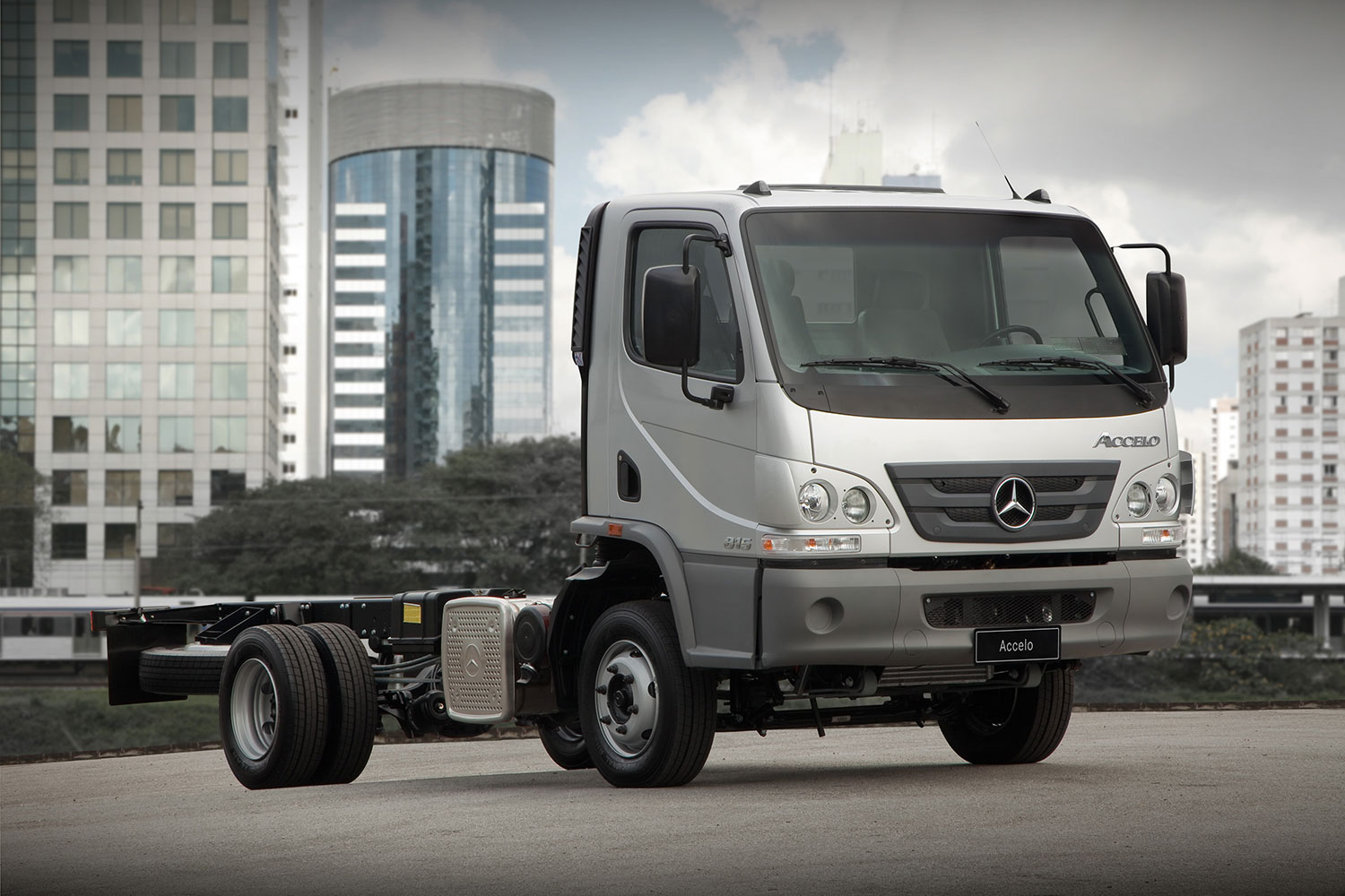MERCEDES-BENZ EXPÕE O ACCELO 815 NA IAA EM HANNOVER, foto 3