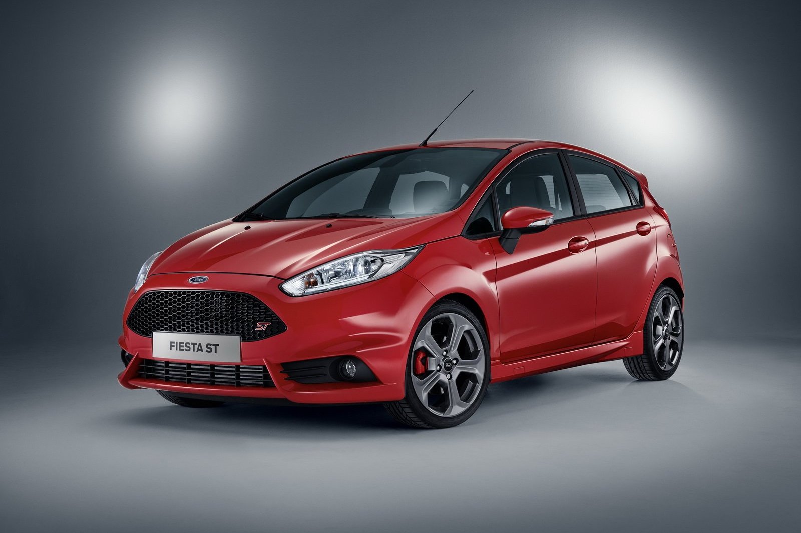 FORD FIESTA ST DE CINCO PORTAS CHEGA AO MERCADO EUROPEU, foto 1