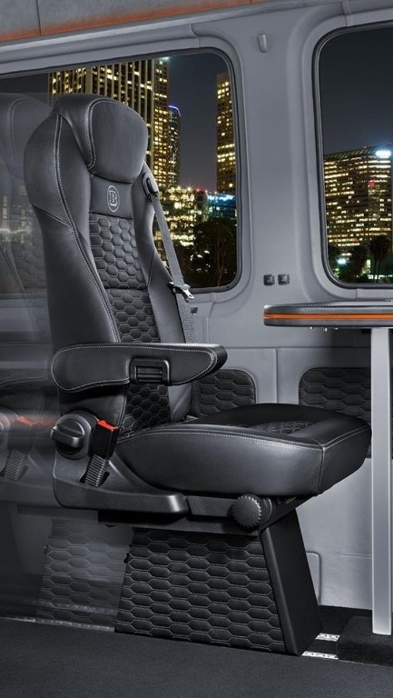 BRABUS CONFERENCE LOUNGE: UM MERCEDES-BENZ SPRINTER NO NÍVEL DE UM MAYBACH, foto 4