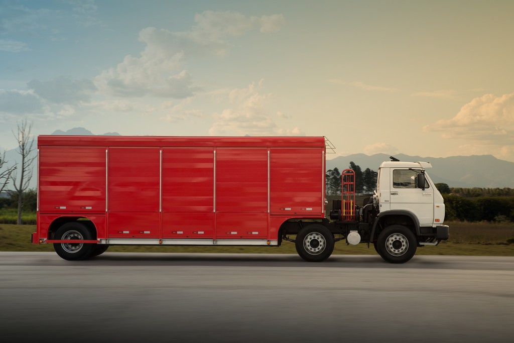 NOVO CAMINHÃO VW PARA DISTRIBUIÇÃO DE BEBIDAS CARREGA ATÉ 5% A MAIS, foto 2