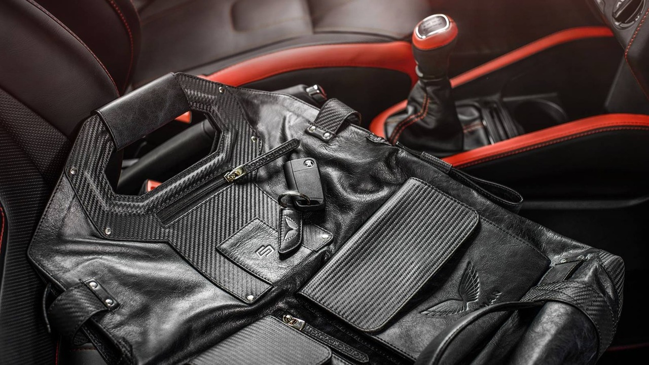 CARLEX DESIGN APRESENTA SEU TRABALHO NO INTERIOR DE UM SKODA FABIA, foto 4