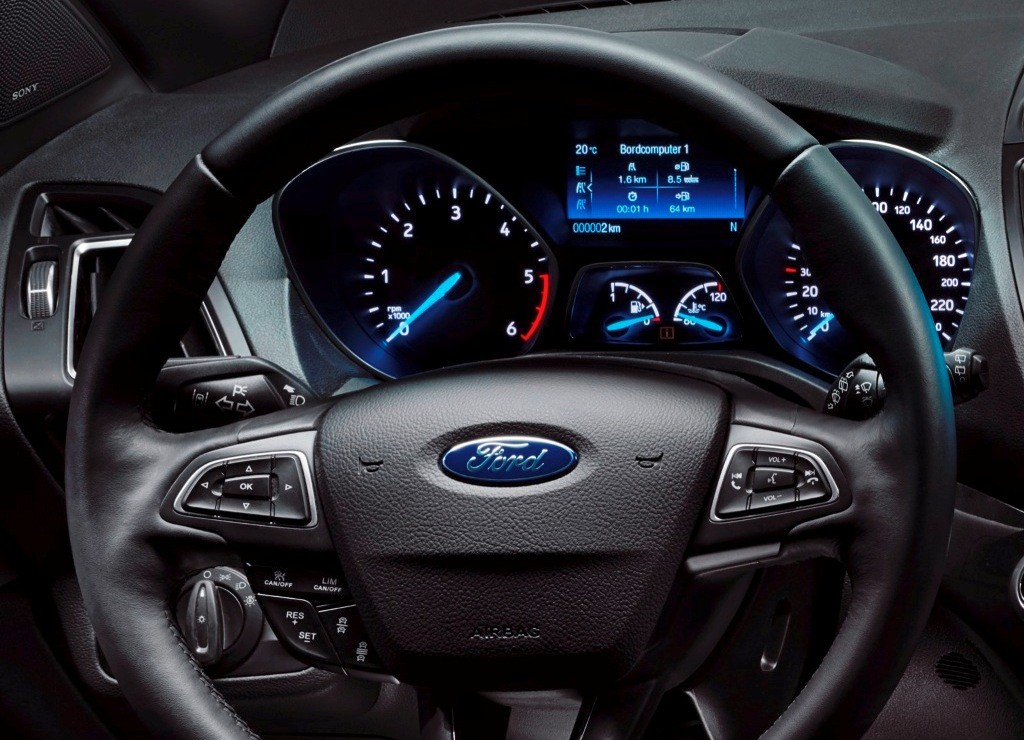 APÓS SER REVELADO EM GENEBRA, FORD KUGA 2017 COMEÇA A SER VENDIDO NA EUROPA, foto 9