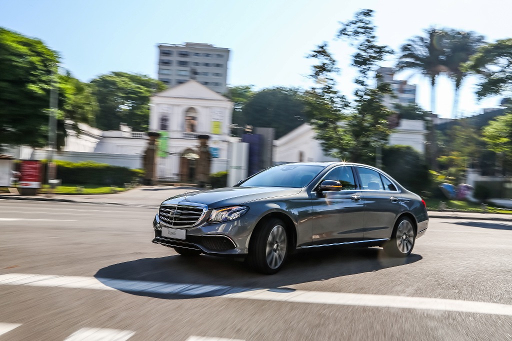 NOVO MERCEDES-BENZ E CLASS É SINÔNIMO DE INTELIGÊNCIA E CHEGA AO BRASIL EM TRÊS VERSÕES, foto 1