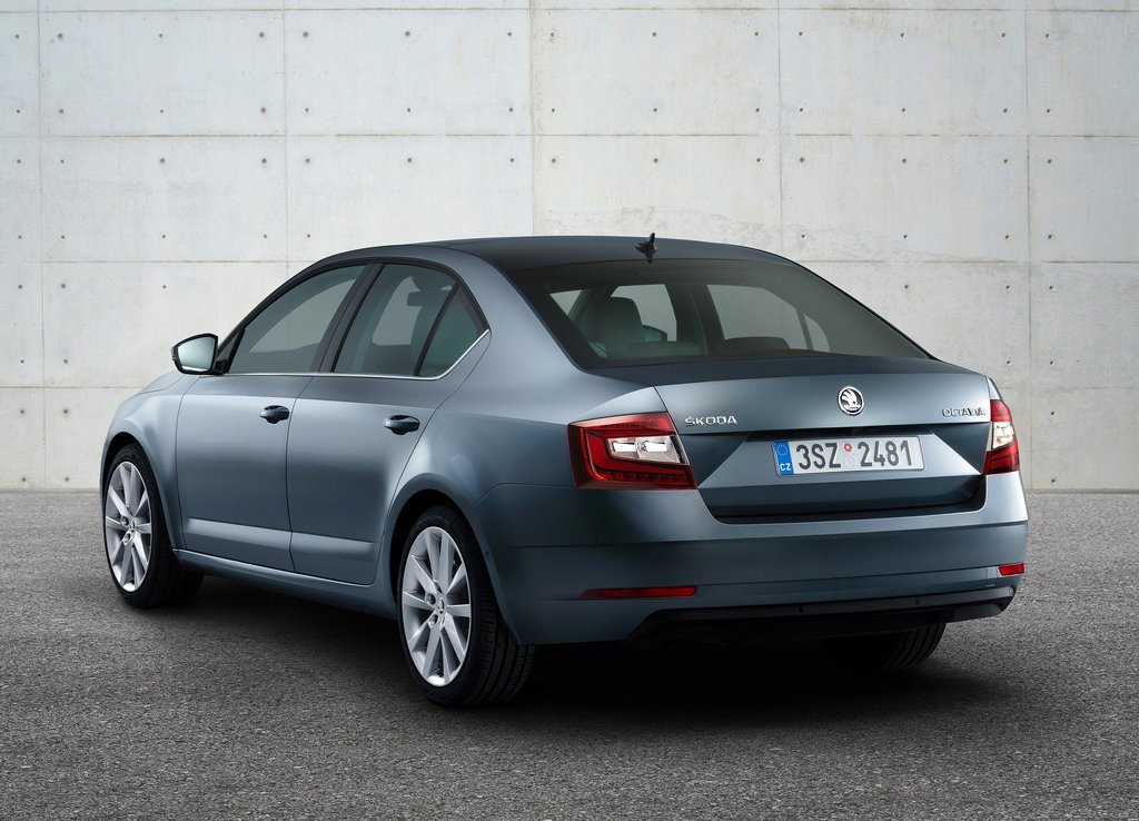 SKODA OCTAVIA SURGE RENOVADO EM SUAS DUAS VERSÕES, foto 2