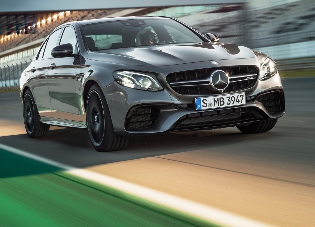 MERCEDES-AMG E 63 CHEGA COM MAIS POTÊNCIA E NOVIDADES, foto 4