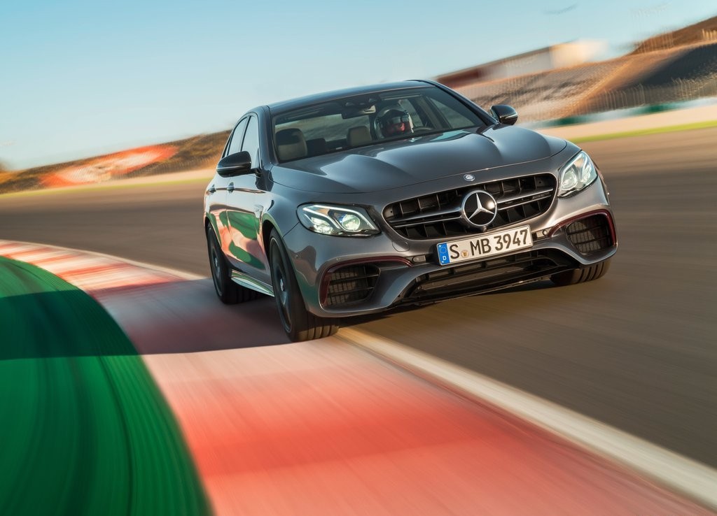 MERCEDES-AMG E 63 CHEGA COM MAIS POTÊNCIA E NOVIDADES, foto 12