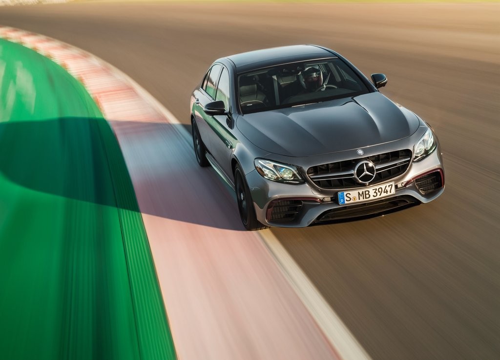 MERCEDES-AMG E 63 CHEGA COM MAIS POTÊNCIA E NOVIDADES, foto 13