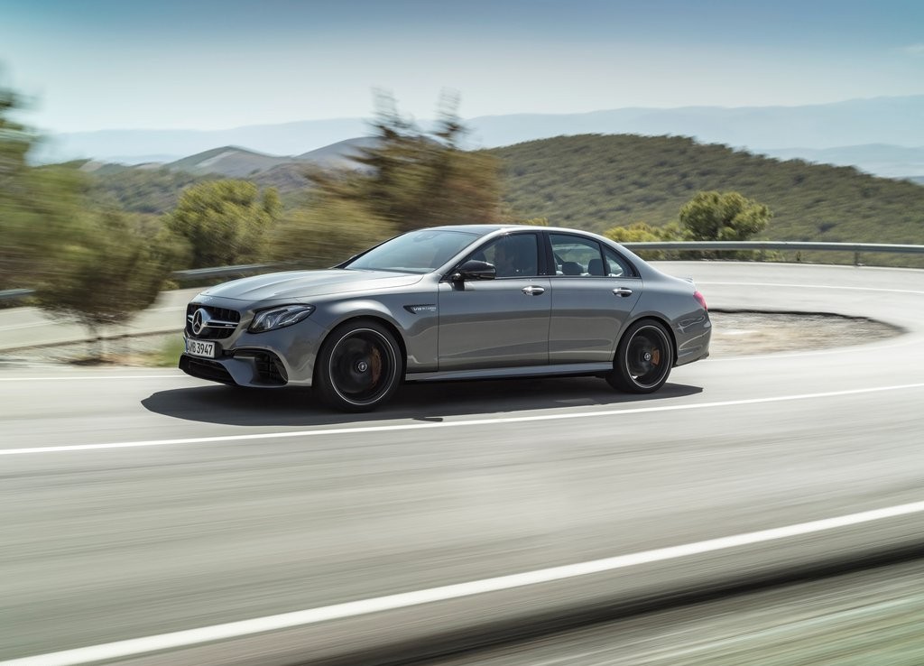 MERCEDES-AMG E 63 CHEGA COM MAIS POTÊNCIA E NOVIDADES, foto 14