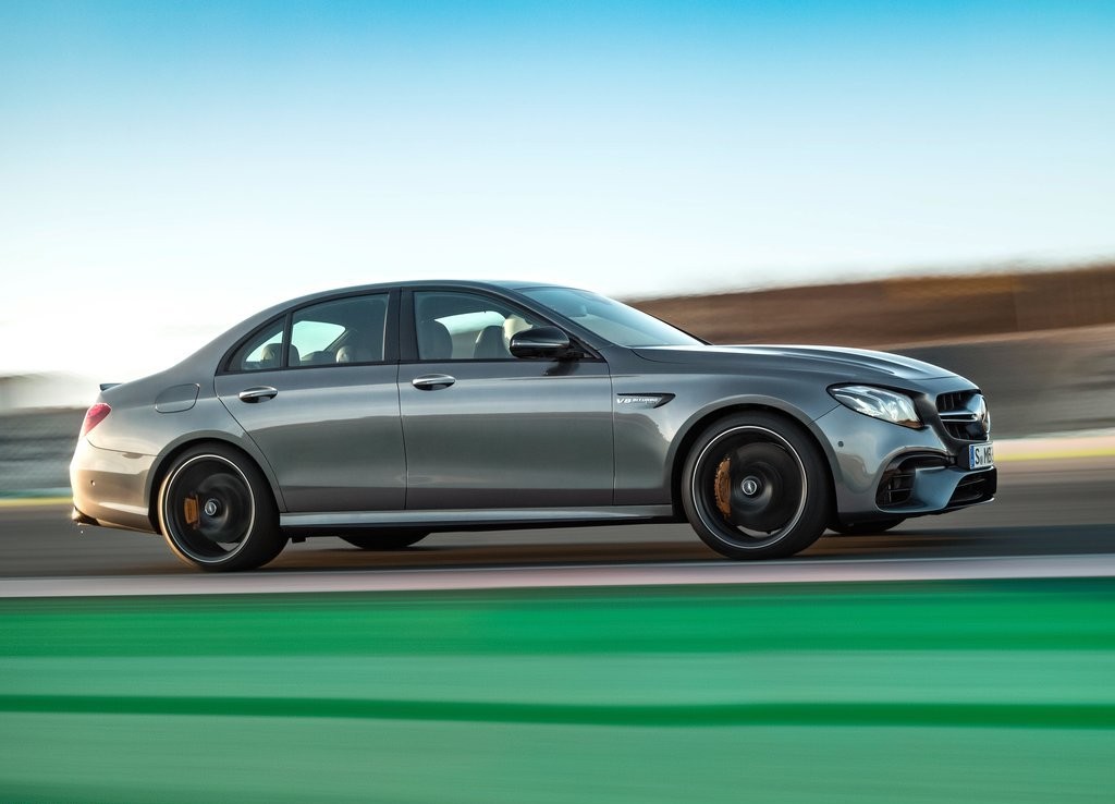 MERCEDES-AMG E 63 CHEGA COM MAIS POTÊNCIA E NOVIDADES, foto 15